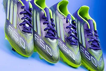 Thumbnail Adidas F50: Sepatu Legendaris yang Kembali Menggebrak